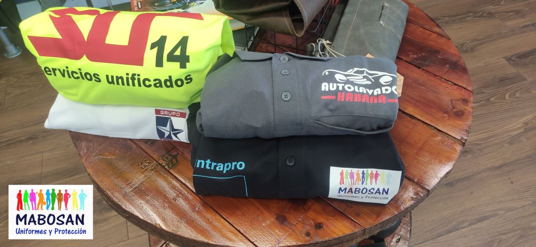 Diseño y personalización de uniformes empresariales