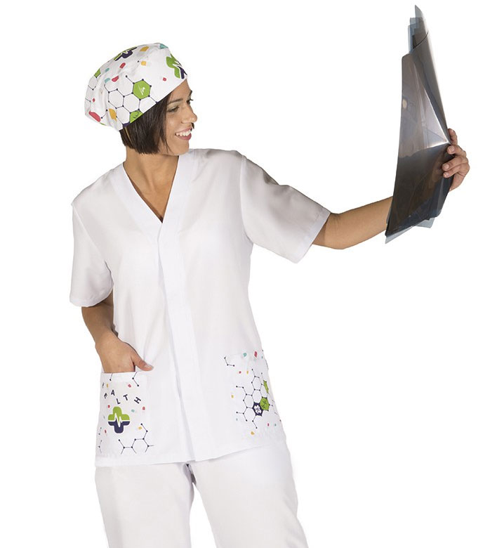 Pijama sanitario blanco con detalle en bolsillos